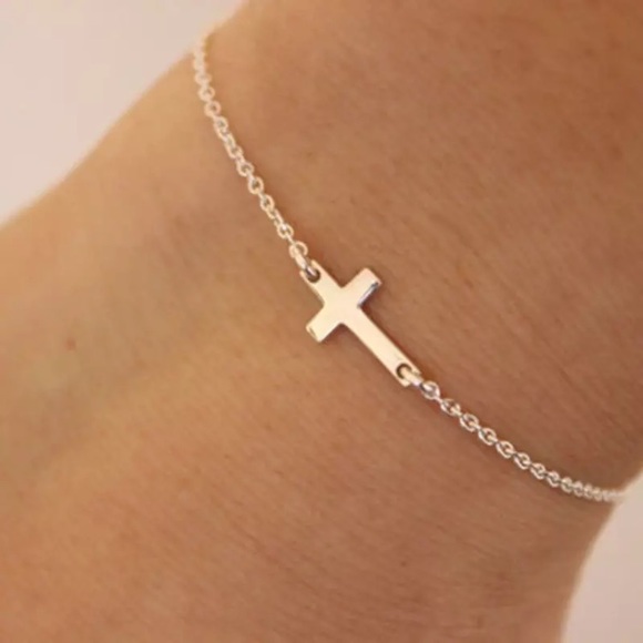“Empowered” Minimalist Cross Faith Charm Bracelet - Picture 5 of 13